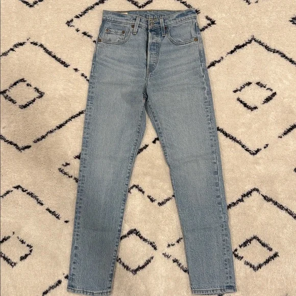 Levi's 501 S Light Wash Denim Jeans - Picture 5 of 5